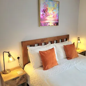  Apartment 1 Merchants Gate - 2 Bedroom, With Private Parking